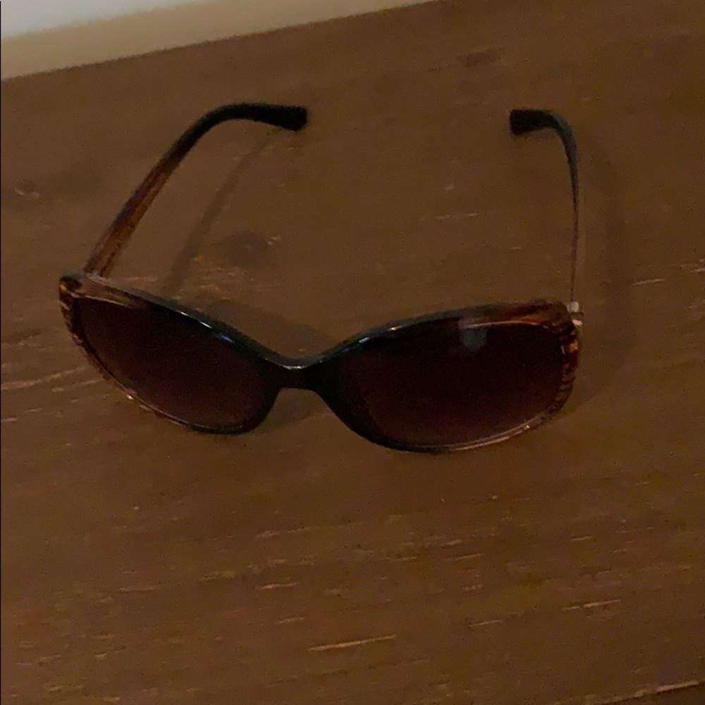 Brown sunglasses
